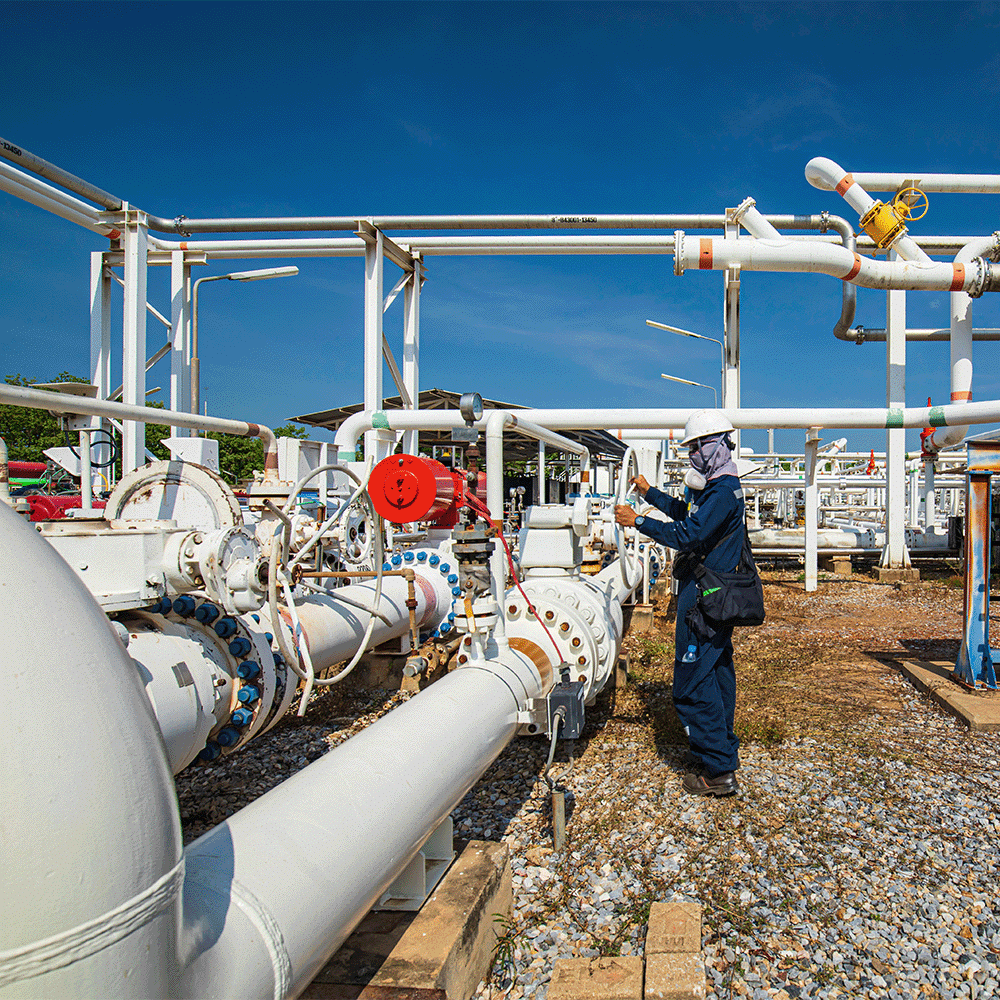 oil pump station with operator testing system