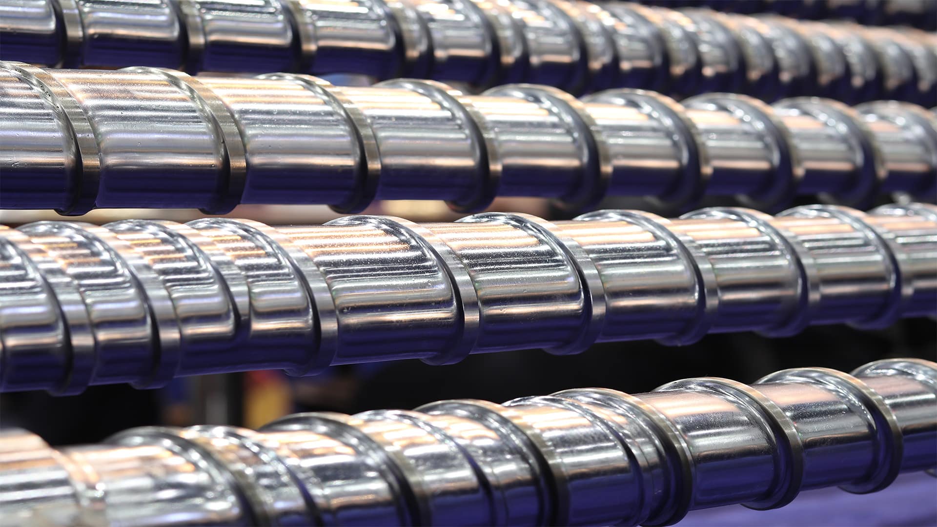 injection mold reciprocating screws for 3D suction blow molding